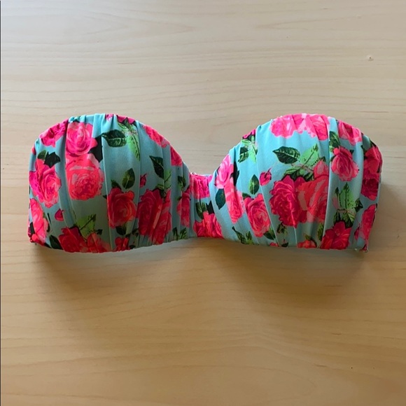 H&M Bikini Top - Picture 1 of 3